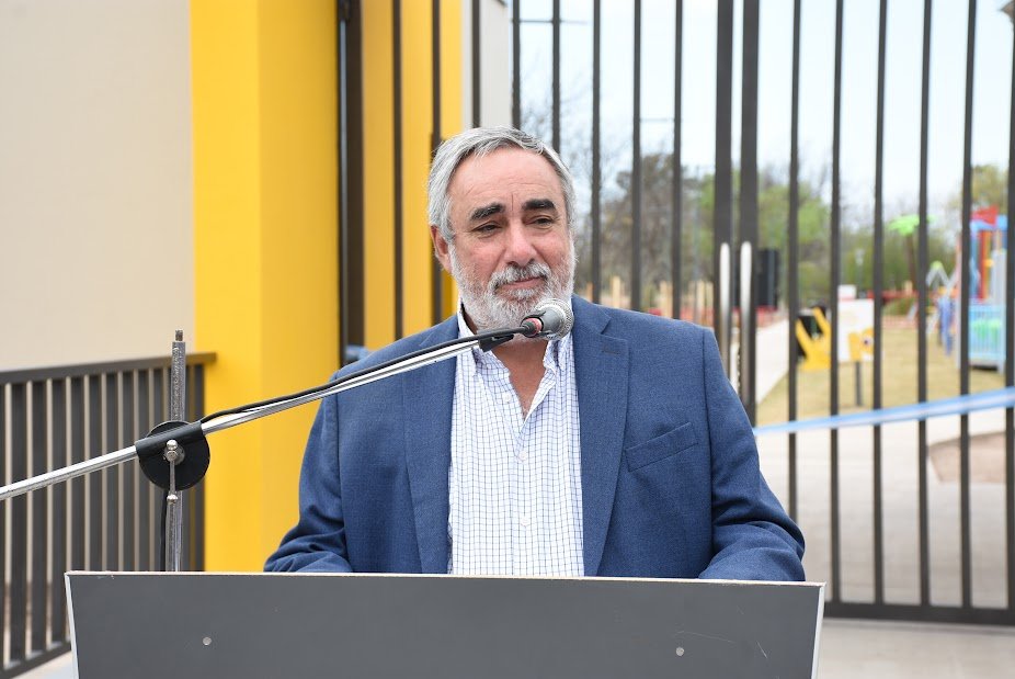INTENDENTE FERNÁNDEZ: “ESTE VA A SER NUESTRO NUEVO LUGAR DE ENCUENTRO Y LO VAMOS A COMPARTIR CON LA PLAZA, PORQUE DE ESO SE TRATA TRENQUE LAUQUEN”