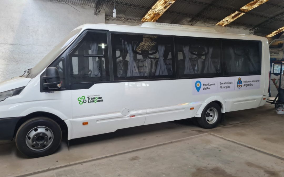 EL INTENDENTE MIGUEL FERNÁNDEZ Y LA CONCEJALA LETICIA BADINO ENTREGARÁN EL MIÉRCOLES EL MINIBUS QUE CUBRIRÁ EL SERVICIO DE TRANSPORTE BERUTI-TRENQUE LAUQUEN-BERUTI