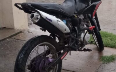RUIDOS NOCIVOS CON ESCAPE MODIFICADO: SE ALLANÓ UN DOMICILIO PARTICULAR Y SE SECUESTRÓ UNA MOTO POR VARIAS INFRACCIONES