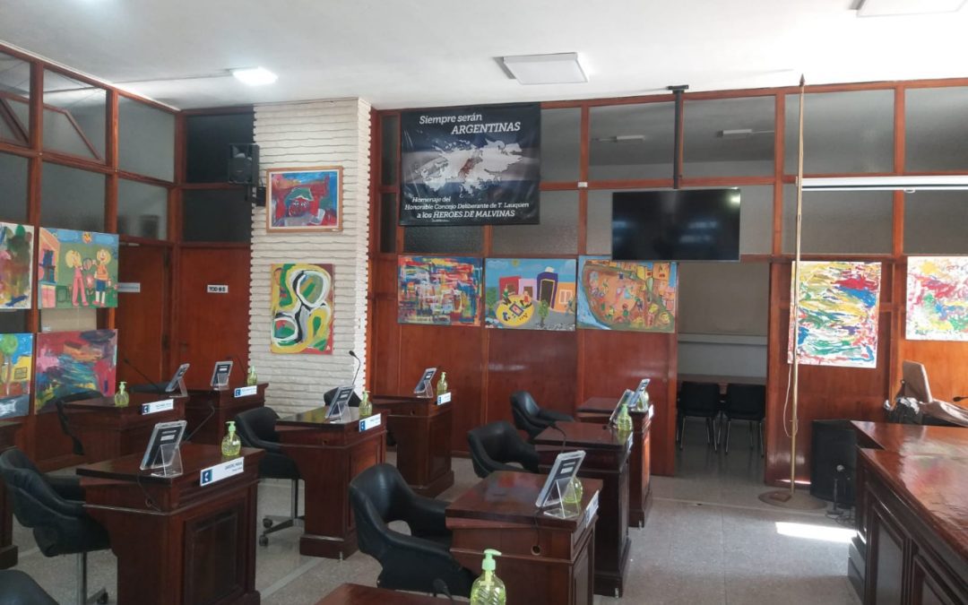 PROGRAMA CULTURA DELIBERANTE: LOS TALLERES DE ARTE DEL CENTRO DE DÍA Y DEL HOGAR CUMEN CHE EXPONEN SUS TRABAJOS EN EL HCD