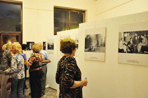 Alexander presentó su muestra “La fotografía en la Historia Argentina”