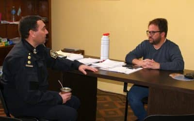 TREINTA DE AGOSTO: EL DIRECTOR DEL ENTE Y EL JEFE DE POLICIA DISTRITAL HABLARON DE VIVIENDAS, MÓVILES Y MÁS PERSONAL