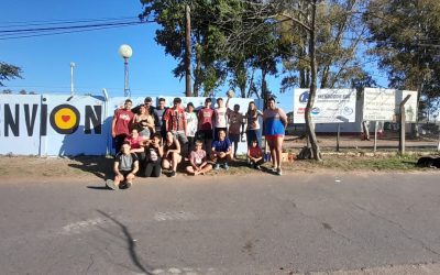 LOS JÓVENES DEL PROGRAMA ENVIÓN DEJARON SU IMPRONTA EN UN MURAL QUE PINTARON EN EL PARQUE