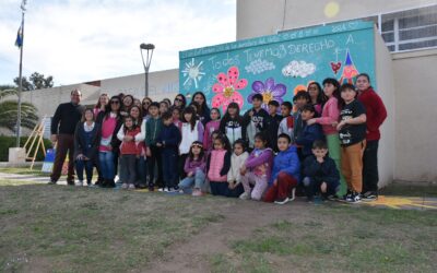 EN EL DÍA NACIONAL DE LOS DERECHOS DE NIÑOS, NIÑAS Y ADOLESCENTES, SE INAUGURÓ HOY EN CASA DEL NIÑO EL MURAL “UN MUNDO SALUDABLE PARA TODOS”