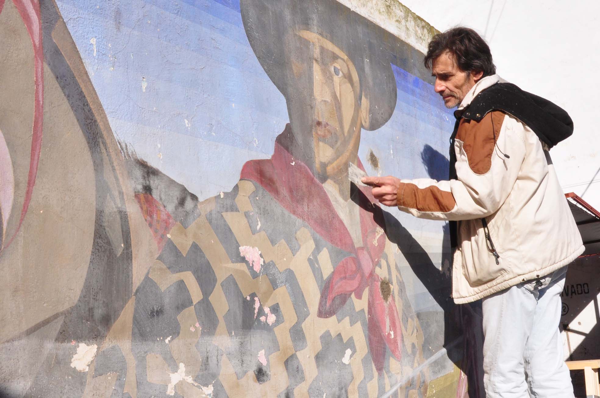 Ribelotta restaura el mural de la calle 9 de Julio