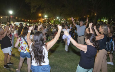 LA PLAZOLETA MARIO CASTELLÓ FUE ESCENARIO DE UNA NUEVA NOCHE DE MÚSICA EN LOS BARRIOS