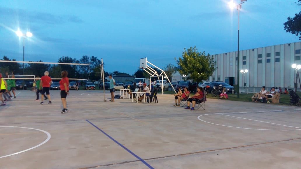 OLIMPÍADAS DEL REENCUENTRO Y LA JUVENTUD: EL NEWCOM CIERRA SU PARTICIPACIÓN Y COMIENZA EL HOCKEY SOBRE CÉSPED