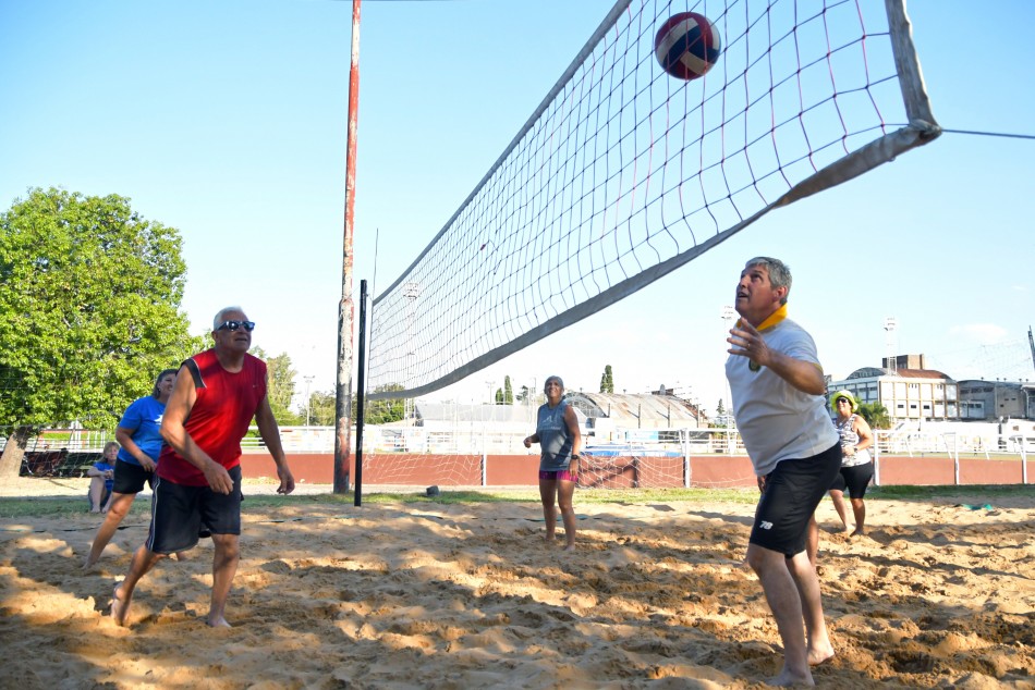 TORNEO DE NEWCOM PLAYERO PARA CATEGORÍAS +40, +50 Y +60 MIXTO, DESDE EL MARTES 12 DE DICIEMBRE EN CANCHAS DEL POLIDEPORTIVO MUNICIPAL