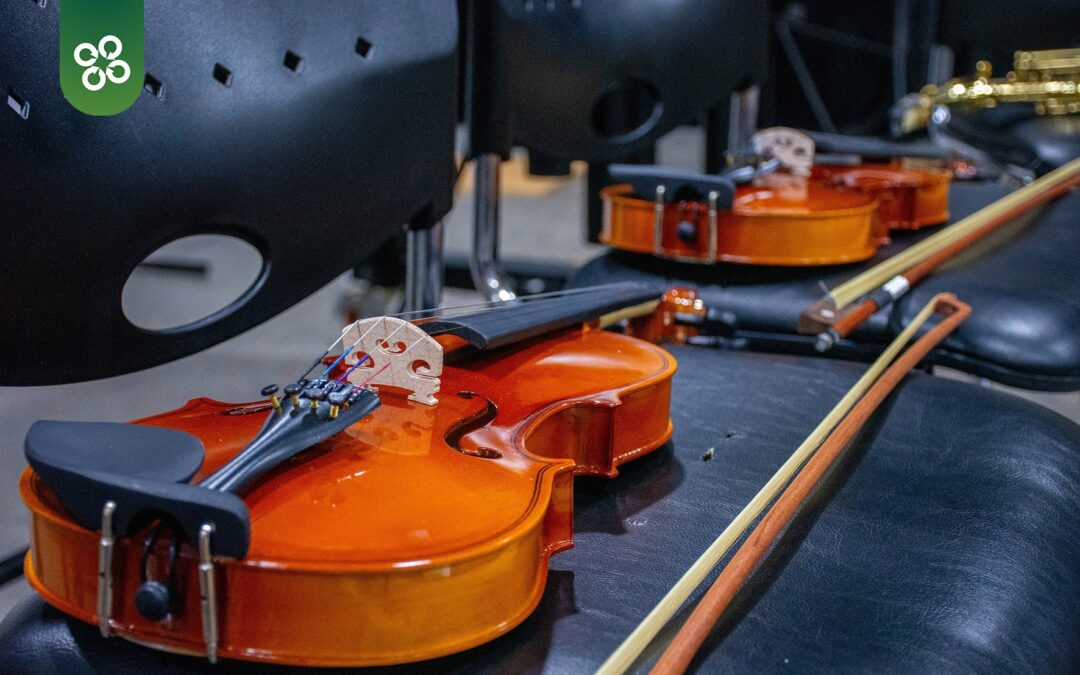 LA ESCUELA MUNICIPAL DE MÚSICA RECIBIÓ UNA IMPORTANTE DONACIÓN DE INSTRUMENTOS DE CUERDA Y VIENTO