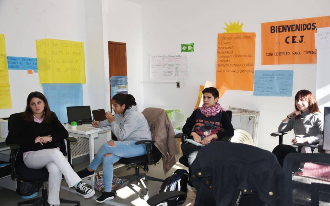 JÓVENES DEL PROGRAMA MÁS Y MEJOR TRABAJO PARTICIPARON DE UNA CAPACITACIÓN SOBRE LOS PROYECTOS ASOCIATIVOS