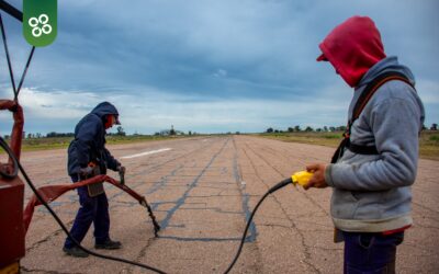EL MUNICIPIO INICIÓ TAREAS DE SELLADO EN LA PISTA DE ASFALTO DEL AERÓDROMO ÑANCO LAUQUEN