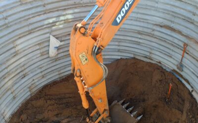 EL MUNICIPIO AVANZA CON LA OBRA EN ROCA Y TENIENTE GRAL. URIBURU: SE TRABAJA EN EL POZO PARA LLEGAR AL COLECTOR CLOACAL QUE ESTÁ A SEIS METROS DE PROFUNDIDAD