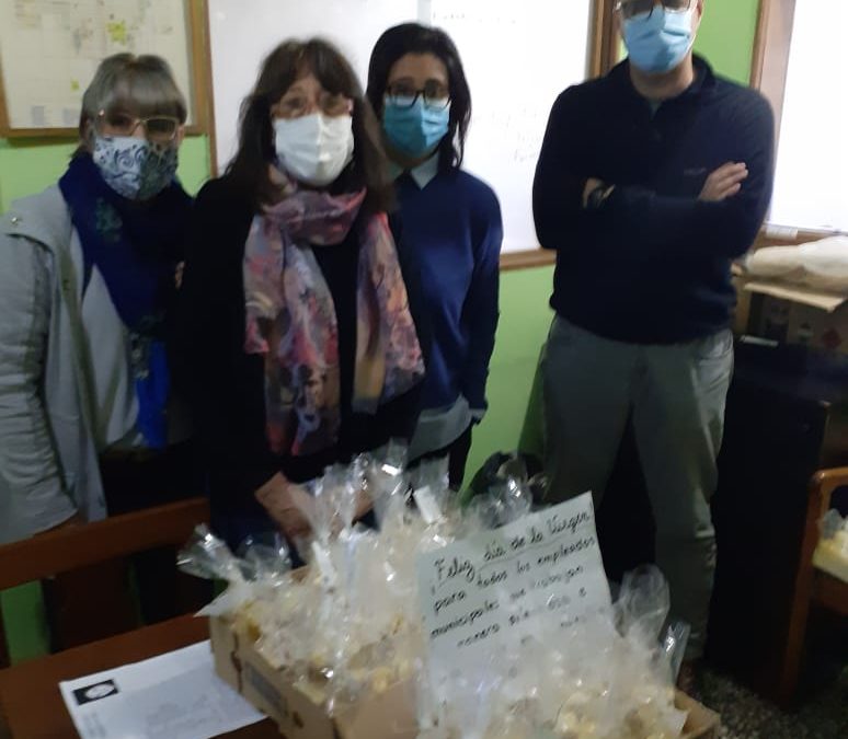 LA PARROQUIA NUESTRA SEÑORA DE LOS DOLORES Y UN OBSEQUIO PARA EL PERSONAL DE HIGIENE URBANA POR EL DÍA DE LA VIRGEN Y EN RECONOCIMIENTO A LA TAREA QUE REALIZAN