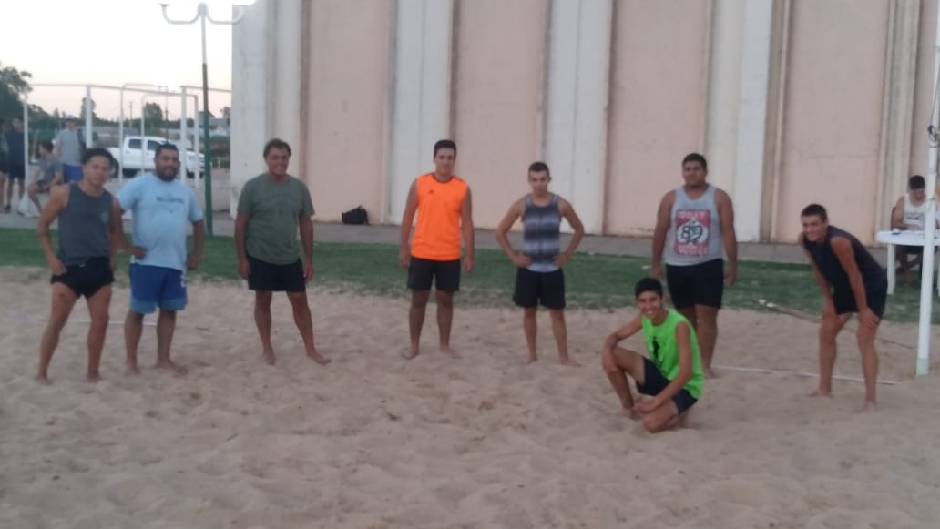 LAS OLIMPÍADAS DEL REENCUENTRO Y LA JUVENTUD: CIERRAN LA SEMANA  DE COMPETENCIA CON HOCKEY Y BEACH VOLEY FEMENINO