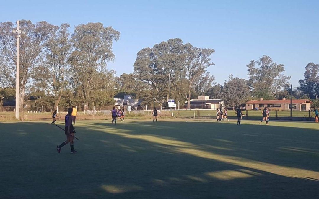 OLIMPÍADAS DEL REENCUENTRO Y LA JUVENTUD: DOBLE VICTORIA DE 30 DE AGOSTO EN BEACH VOLEY FEMENINO
