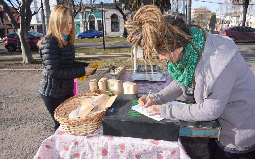 ARTESANOS Y ECOFINES EN EL PLAYÓN DE LA ESTACIÓN