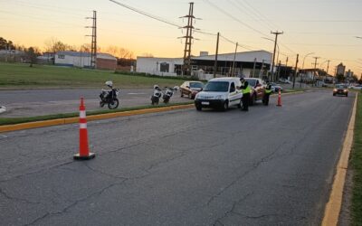 CONTINÚAN LOS CONTROLES DE TRÁNSITO EN DISTINTOS PUNTOS DE LA CIUDAD