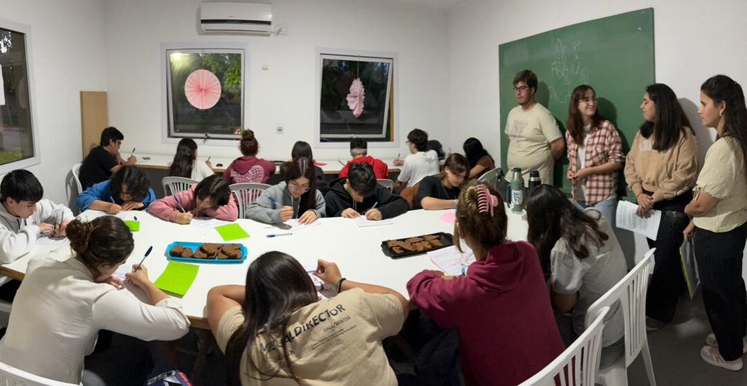SE REALIZÓ EL PRIMERO DE LOS TRES TALLERES DE ORIENTACIÓN VOCACIONAL EN EL CIC DEL BARRIO PARQUE -CENTENARIO