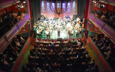 DANIEL VIRZI SE DESPIDIÓ DE LA DIRECCIÓN DE LA ORQUESTA SINFÓNICA CON UN CONCIERTO EN EL TEATRO ESPAÑOL