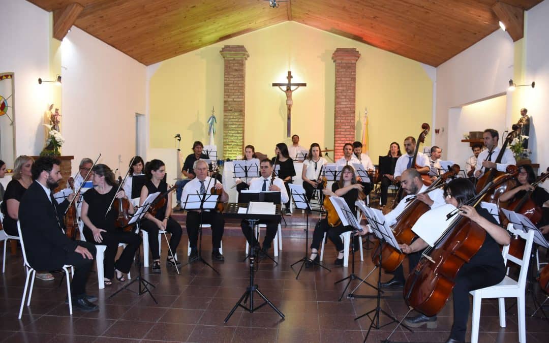 LA ORQUESTA SINFÓNICA MUNICIPAL PARTICIPÓ DE LA CELEBRACIÓN POR EL DÍA DE SAN MARTÍN DE PORRES, EN LA CAPILLA DEL BARRIO INDIO TROMPA