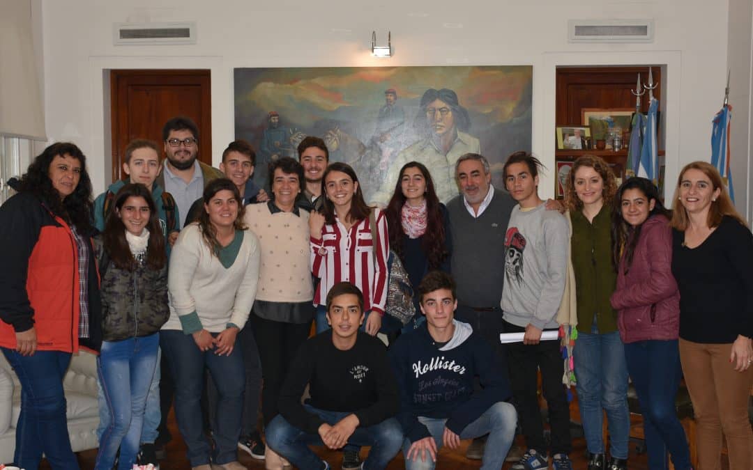 FERNÁNDEZ RECIBIÓ A LOS JÓVENES QUE PARTICIPAN DEL PARLAMENTO JUVENIL MERCOSUR 2018