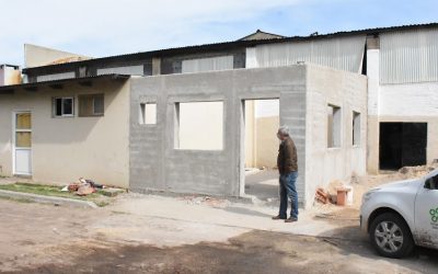 PROLIM: EN EL MARCO DE UN PLAN DE MEJORAS EL MUNICIPIO ESTÁ CONSTRUYENDO UNA OFICINA Y CAMBIARÁ EL TECHO DEL GALPÓN