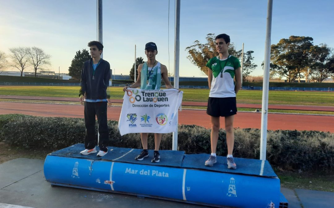 OTRA DESTACADA ACTUACIÓN DEL PÚA: LAUTARO BARRAGÁN, CAMPEÓN PROVINCIAL EN 10.000 METROS Y EN 3.000 C/O, Y ALEXIS SOSA, SUBCAMPEÓN PROVINCIAL EN BALA