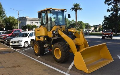 UNA PALA CARGADORA PARA EL ÁREA DE HIGIENE URBANA: EL MUNICIPIO INVIRTIÓ MÁS DE 6 MILLONES DE PESOS