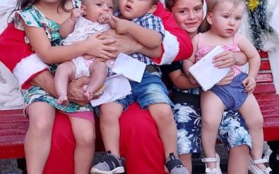 PAPÁ NOEL VISITÓ AYER (MARTES) BERUTI: MUCHOS CHICOS/AS SE ACERCARON A SALUDARLO, SACARSE FOTOS Y ENTREGARLE SUS CARTITAS