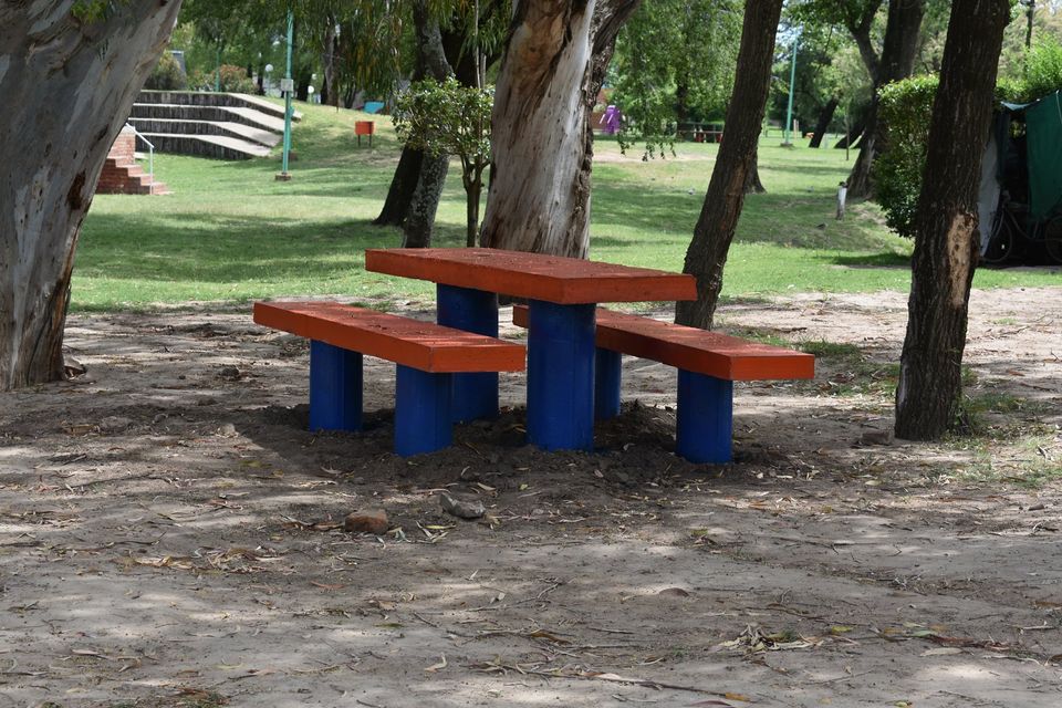 TREINTA DE AGOSTO: SE CONSTRUYEN BAÑOS EN EL PARQUE MUNICIPAL Y EN EL PASEO DE ARTESANOS, ENTRE OTRAS OBRAS DE INTERVENCIÓN EN ESPACIOS VERDES