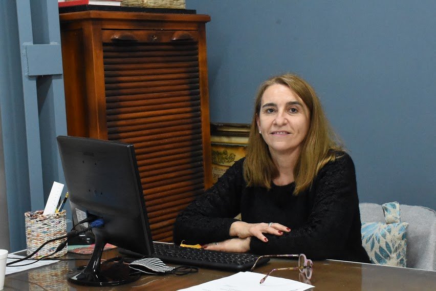 LOS CURSOS Y TALLERES DE LA ESCUELA MUNICIPAL SIGUEN BAJO LA MODALIDAD PRESENCIAL, EN “BURBUJAS”  DE HASTA CINCO ALUMNOS, PERO TAMBIÉN SE MANTIENE LA VIRTUALIDAD