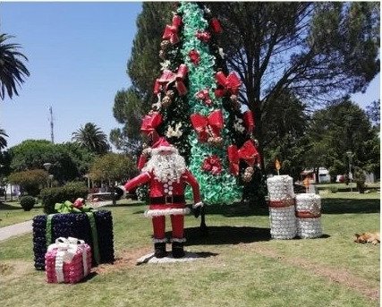 FERIA ARTESANAL Y LA PRESENTACIÓN DE “LOS CREADORES” PARA ACOMPAÑAR EL ENCENDIDO DEL TRADICIONAL PIÑO NAVIDEÑO EN TREINTA DE AGOSTO