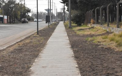 PERSONAL MUNICIPAL SIGUE TRABAJANDO EN EL PREDIO DE LA ESCUELA TÉCNICA: EJECUTÓ LA VEREDA PERIMETRAL Y REALIZA TAREAS DE LIMPIEZA