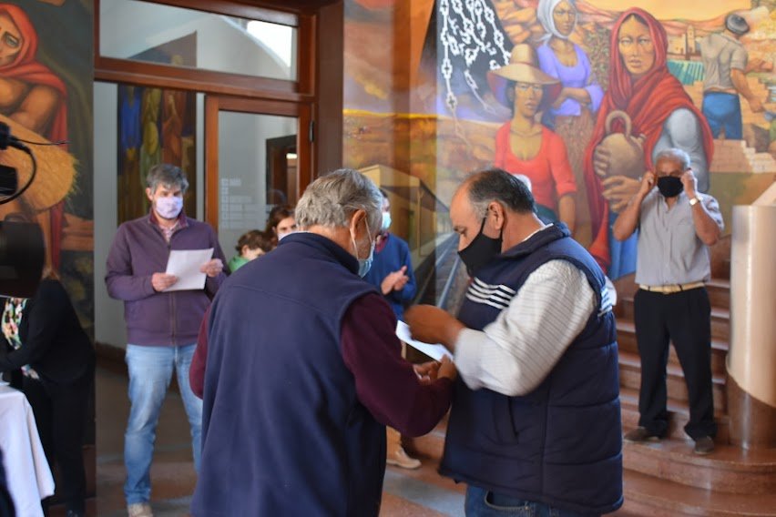 EL INTENDENTE DESTACÓ “EL COMPROMISO” DE LOS TRABAJADORES, EN EL ACTO DE ENTREGA DEL PREMIO POR LOS 30 AÑOS DE SERVICIO EN EL MUNICIPIO