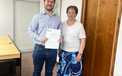 PREMIOS ESTÍMULO: OTROS DOS VECINOS GANADORES EN EL TERCER SORTEO DEL AÑO SE ACERCARON AL MUNICIPIO A RETIRAR SUS ÓRDENES DE COMPRA