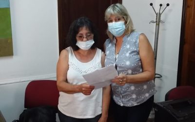 PREMIOS ESTÍMULO: OTRA VECINA GANADORA DEL ÚLTIMO SORTEO DEL AÑO 2021 SE PRESENTÓ HOY (MARTES) EN EL MUNICIPIO A RETIRAR SU PREMIO