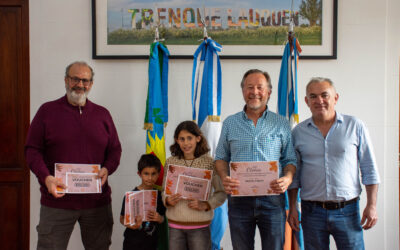 EL INTENDENTE RECIBIÓ Y ENTREGÓ LOS PREMIOS A LOS GANADORES DEL CONCURSO DE FOTOGRAFÍA: “150 OTOÑOS: CAPTURÁ EL BOSQUE URBANO QUE RESPIRA CON NOSOTROS”