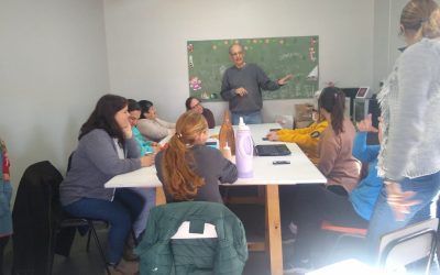 SE REALIZÓ LA PRESENTACIÓN DE UN DISPOSITIVO ALEXA EN EL CAPS AMEGHINO, PARA QUE PUEDA TRABAJAR EL GRUPO DE DISMINUIDOS VISUALES