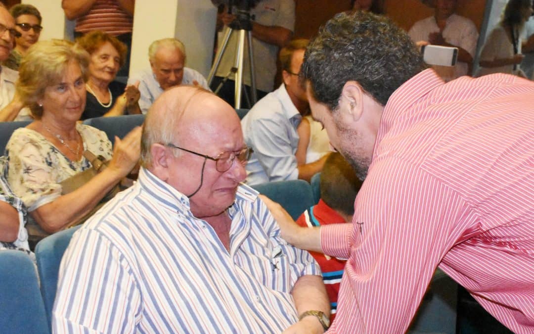 Guillermo Ruiz presentó ayer (miércoles) el libro sobre «Tochi» Rosa