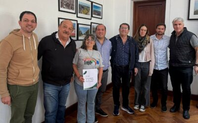 EL INTENDENTE PRESENTÓ EL PROYECTO PARA TECHAR 4 CANCHAS DE TEJO A LA COMISIÓN “MARÍA CASTAÑA” Y AVANZA EN UN LARGO ANHELO COMUNITARIO