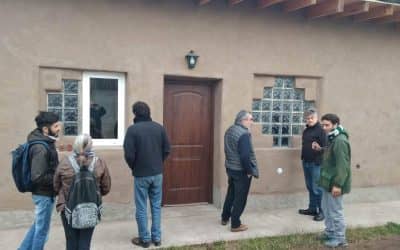 FERNÁNDEZ RECORRIÓ CASAS DE BARRO PARA CONOCER NUEVAS ALTERNATIVAS DE CONSTRUCCIÓN