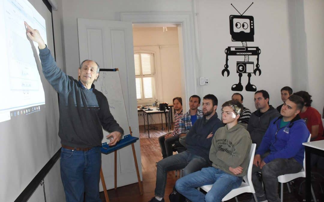 EL PRIMER TALLER DE APRENDIZAJE AUTOMATICO DE REDES NEURONALES DESBORDO DE INSCRIPTOS