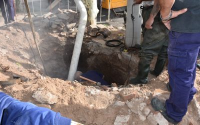 SERVICIOS SANITARIOS REALIZÓ EL RECAMBIO DE UNA VÁLVULA DEL CAÑO PRINCIPAL DE AGUA EN VILLEGAS Y PTE YRIGOYEN