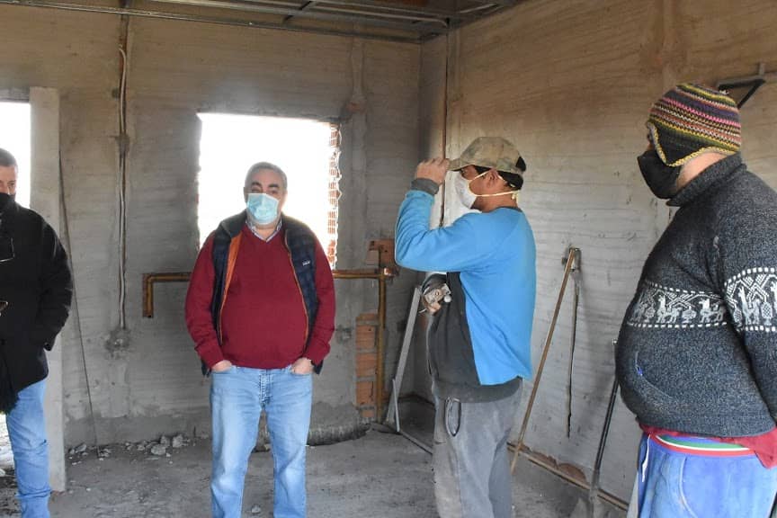 FERNÁNDEZ RECORRIÓ OBRAS EN MARCHA EN LA AMPLIACIÓN URBANA Y EN EL HOSPITAL MUNICIPAL DR. PEDRO T. ORELLANA