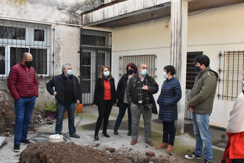 EL INTENDENTE MIGUEL FERNÁNDEZ RECORRIÓ LAS OBRAS QUE EL MUNICIPIO LLEVA ADELANTE EN DISTINTAS ESCUELAS