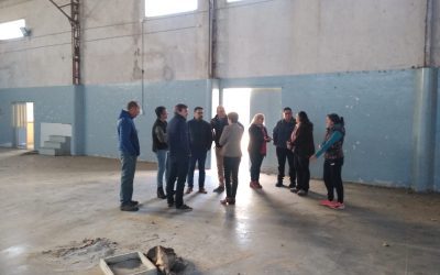 AUTORIDADES LOCALES Y DE PROVINCIA RECORRIERON ESTA MAÑANA (JUEVES) LA OBRA DE LA ESCUELA Nº 1 Y EVALUARON EL ESTADO DEL MOBILIARIO ESCOLAR