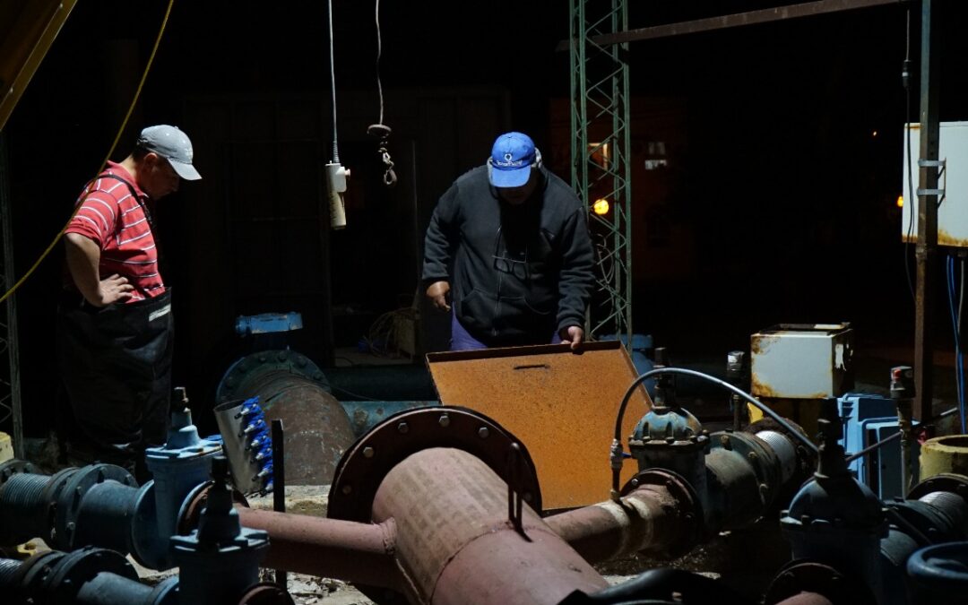 SE HIZO LA REPARACIÓN DE EMERGENCIA DE DOS BOMBAS Y DOS CAÑOS EN LA CISTERNA QUE INYECTAN AGUA A LA COPA: EL SERVICIO EMPEZÓ A RESTABLECERSE DE MANERA PAULATINA