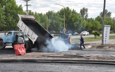 INFRAESTRUCTURA MUNICIPAL REPAVIMENTÓ EL SECTOR DEL ACCESO PERÓN Y ESQUINA PAUL HARRIS, Y HOY (MIÉRCOLES) QUEDARÁ HABILITADO AL TRÁNSITO