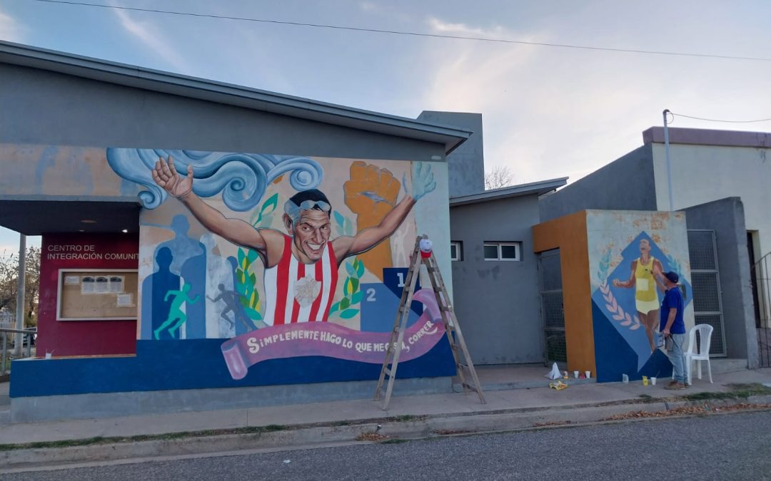 RESTAURAN EL MURAL QUE HOMENAJEA AL ATLETA RAÚL GONZÁLEZ, EN EL BARRIO ESPERANZA