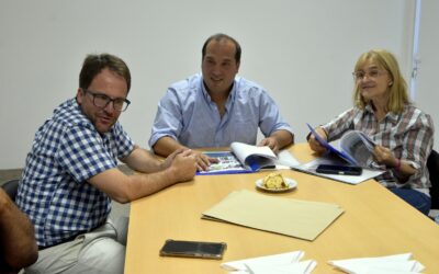 UN DISTRITO INTEGRADO: EL INTENDENTE FRANCISCO RECOULAT MANTUVO UNA REUNIÓN DE TRABAJO EN 30 DE AGOSTO CON ALICIA RAMUDO Y MIGUEL «PACO» MULÁN